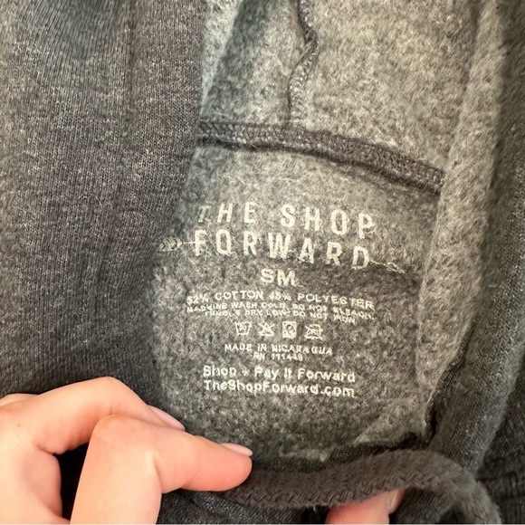 Cool Mom AF sweatshirt & tank top bundle - Picture 10 of 12